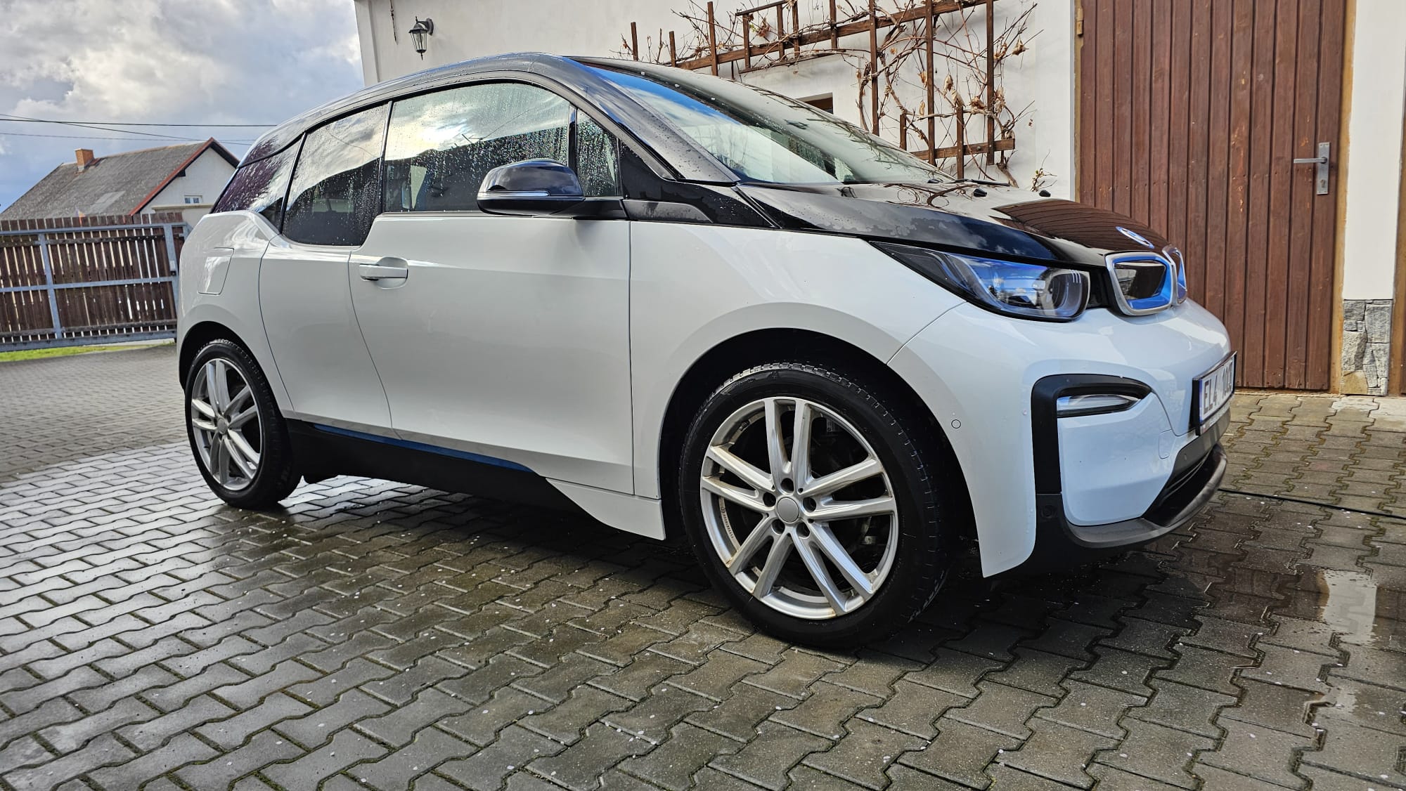 BMW I3 120A - odpočet DPH ( 438000 kč bez DPH )