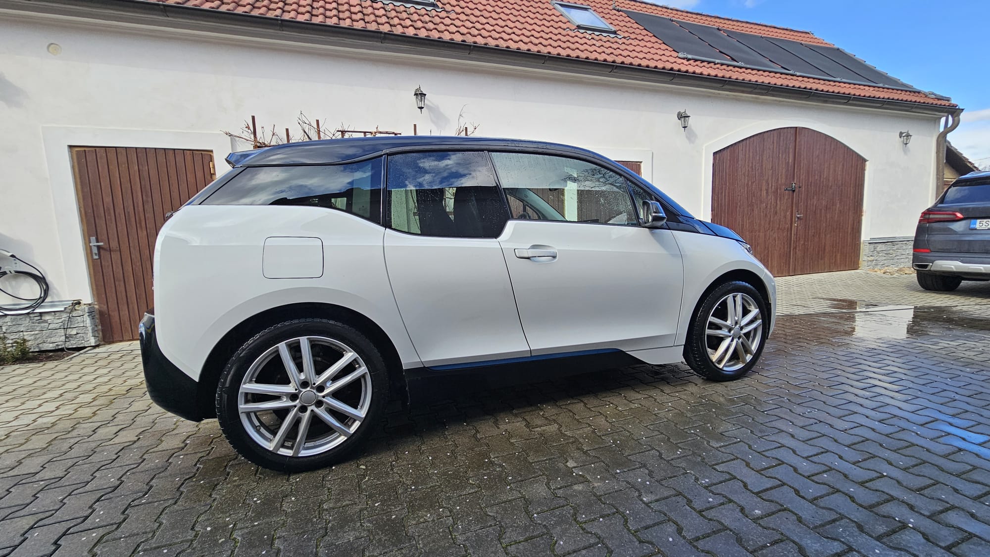 BMW I3 120A - odpočet DPH ( 438000 kč bez DPH ) — snímek 2